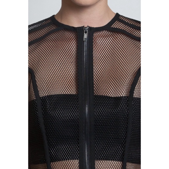 Intrepid Peplum Top - Picture 3 of 4